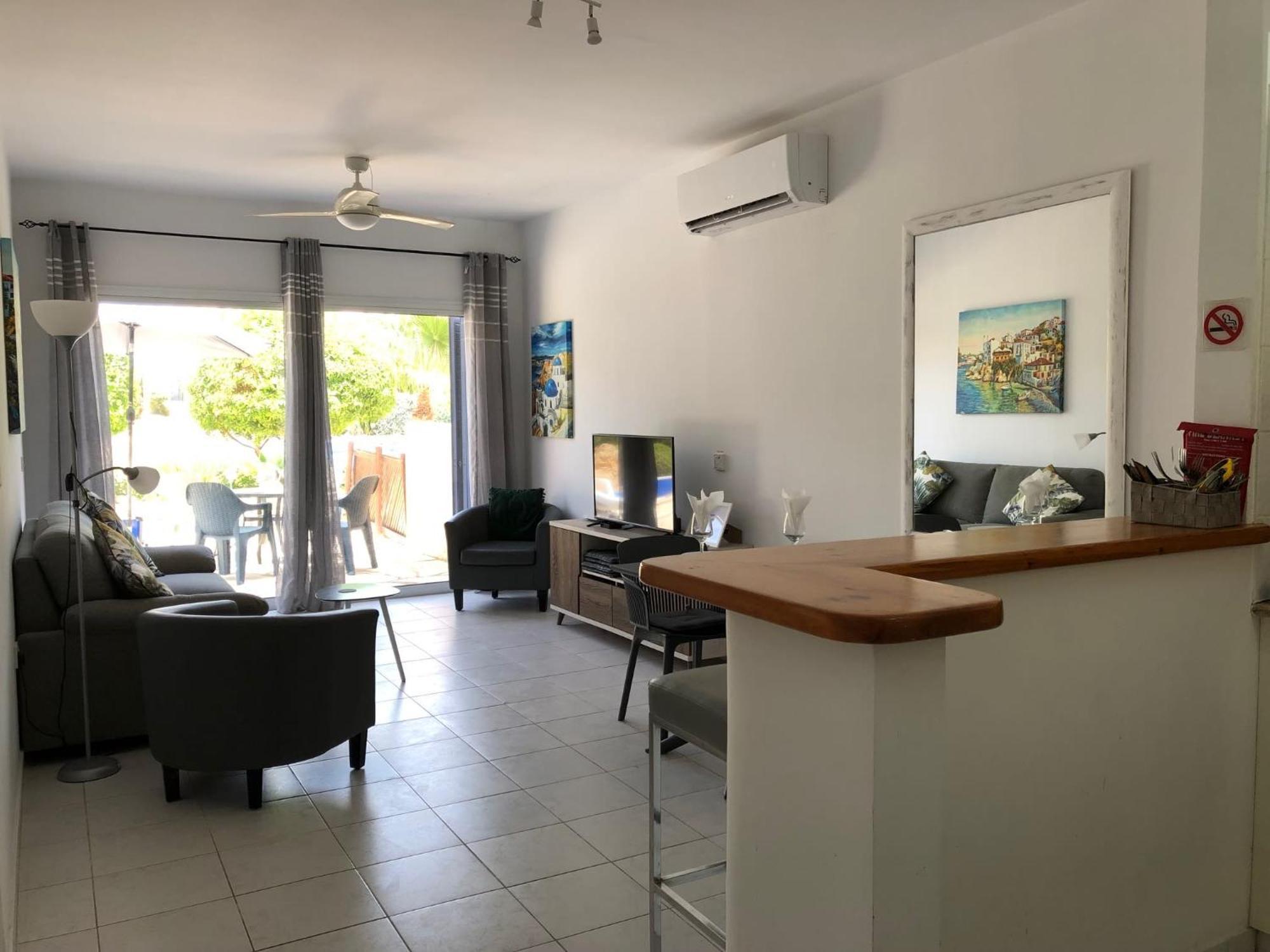 Stylish 1 Bedroom Apartment In Limnaria Gardens Paphos Exterior foto